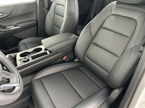 New 2026 Chevrolet Equinox LT w/ Convenience Package II FWD image 19