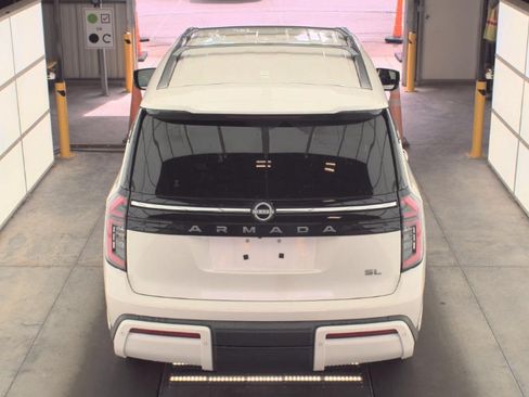 Used 2025 Nissan Armada SL w/ Captain's Chari Seat Package RWD image 4