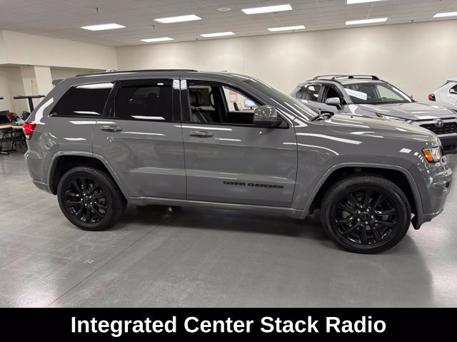 Used 2020 Jeep Grand Cherokee Altitude AWD/4WD image 8