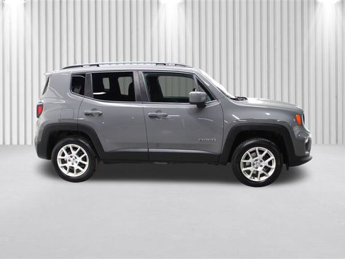Used 2020 Jeep Renegade Latitude w/ Cold Weather Group image 2
