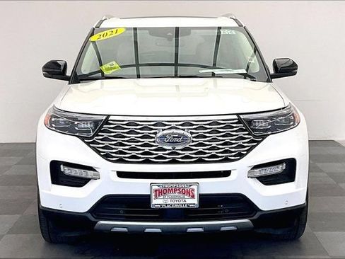 Used 2021 Ford Explorer Platinum w/ Equipment Group 601A AWD/4WD image 2