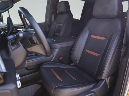 Used 2024 GMC Sierra 2500 AT4 w/ AT4 Premium Plus Package image 9