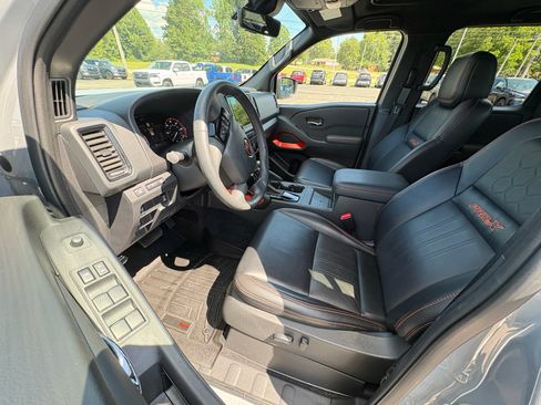 Used 2023 Nissan Frontier Pro-X w/ Pro-X Premium Package RWD image 13