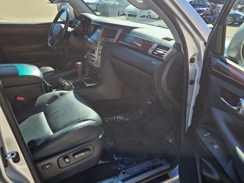 Used 2014 Lexus LX 570 4WD image 23