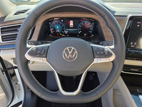 New 2026 Volkswagen Atlas SE FWD image 10