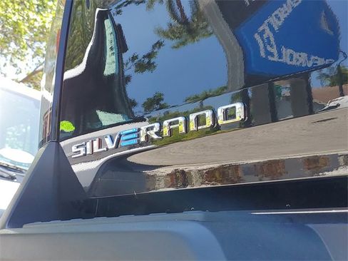 New 2025 Chevrolet Silverado EV LT image 5