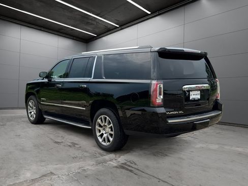 Used 2018 GMC Yukon XL Denali AWD/4WD image 3