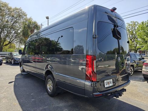 Used 2022 Mercedes-Benz Sprinter 3500 image 7