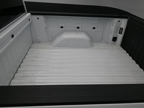 Used 2025 Chevrolet Silverado 1500 LT image 30