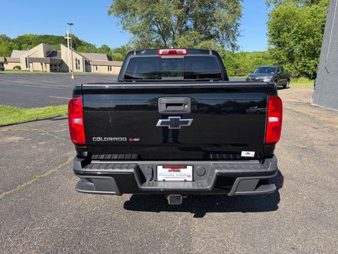 Used 2018 Chevrolet Colorado Z71 w/ Z71 Midnight Edition AWD/4WD image 5