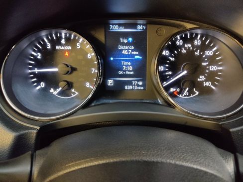 Used 2017 Nissan Rogue S AWD/4WD image 23