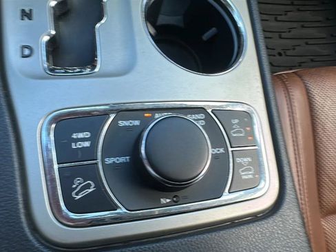 Used 2012 Jeep Grand Cherokee Overland AWD/4WD image 59