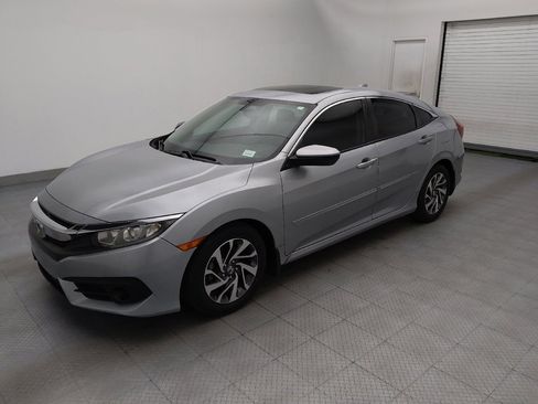 Used 2018 Honda Civic EX image 2