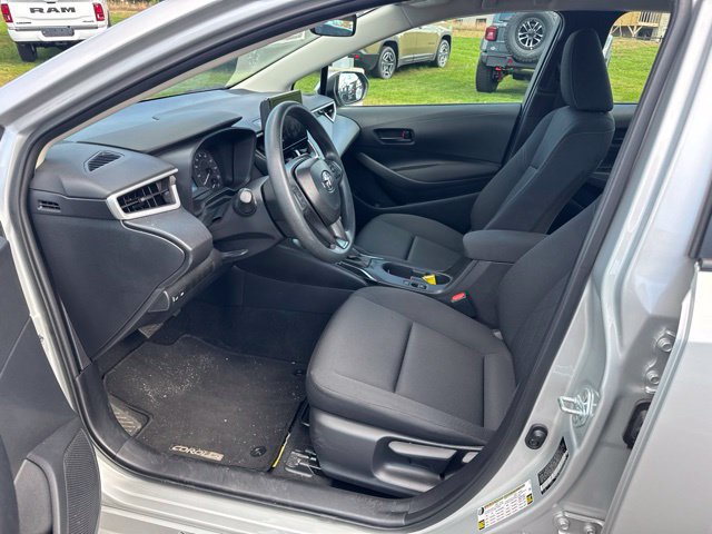 Used 2025 Toyota Corolla LE FWD image 19