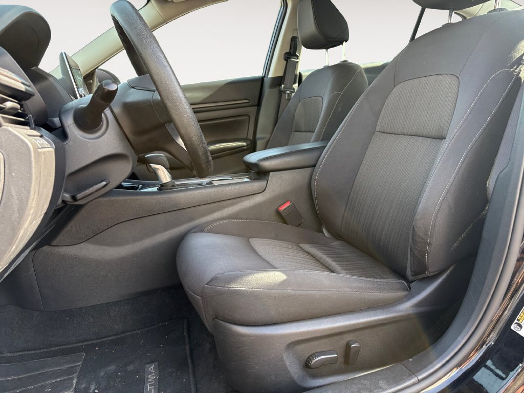 Used 2024 Nissan Altima 2.5 SV FWD image 9