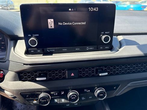 Used 2025 Honda Accord SE image 24