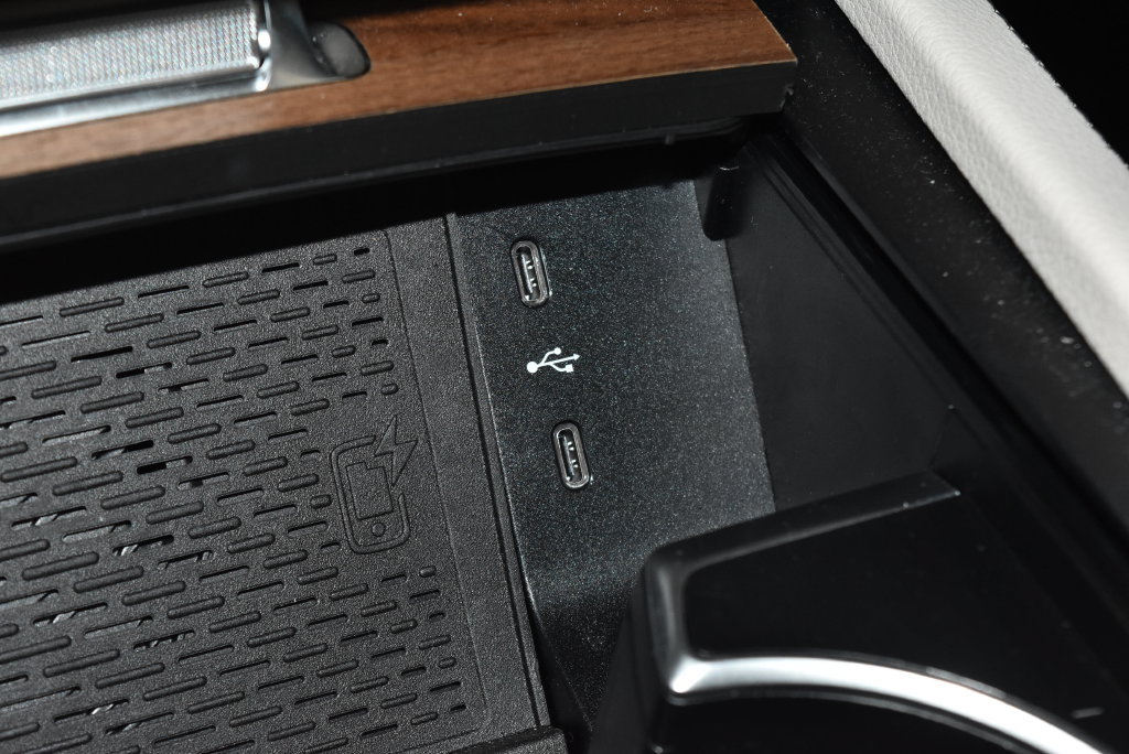 Certified 2025 Mercedes-Benz GLE 450 4MATIC image 14