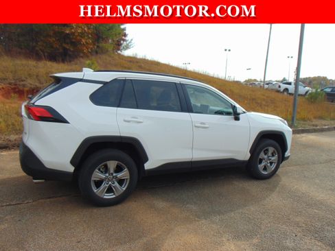 Used 2025 Toyota RAV4 XLE image 10