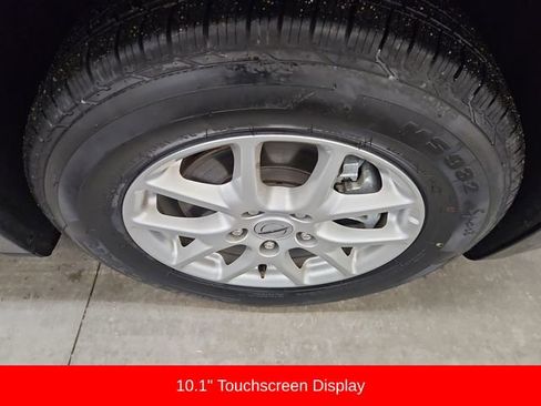 Used 2023 Chrysler Pacifica Touring-L image 13