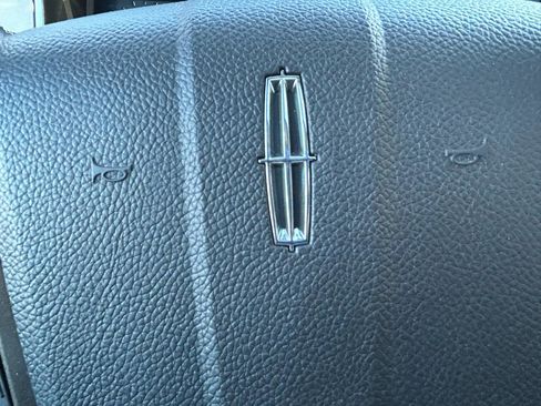 Used 2014 Lincoln Navigator L 4WD image 22
