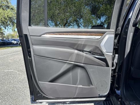 New 2026 Cadillac Escalade ESV Platinum Luxury w/ LPO, Floor Liner Package AWD/4WD image 13