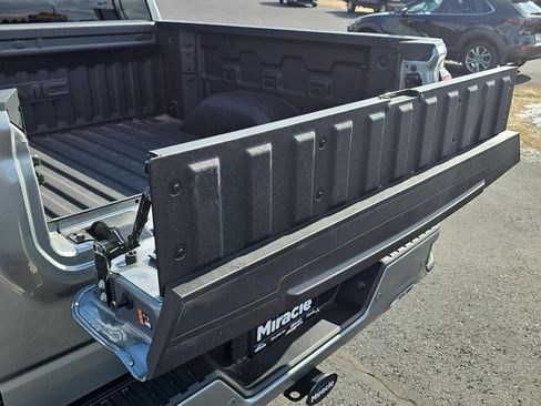 Used 2025 GMC Sierra 1500 AT4 image 35