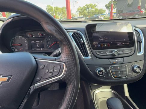 Used 2021 Chevrolet Malibu LT FWD image 11