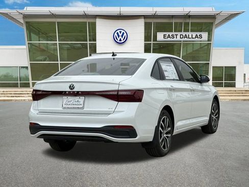 New 2026 Volkswagen Jetta SE FWD image 3