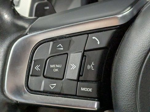 Used 2019 Jaguar XF Prestige image 30