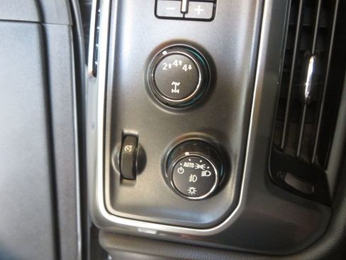 Used 2018 Chevrolet Silverado 2500 LT w/ Custom Sport Edition image 44