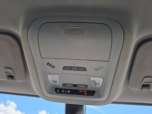 Used 2019 GMC Acadia SLT FWD image 29