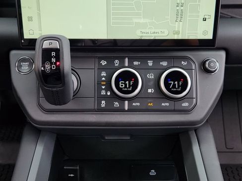 New 2026 Land Rover Defender 110 X-Dynamic SE AWD/4WD image 14
