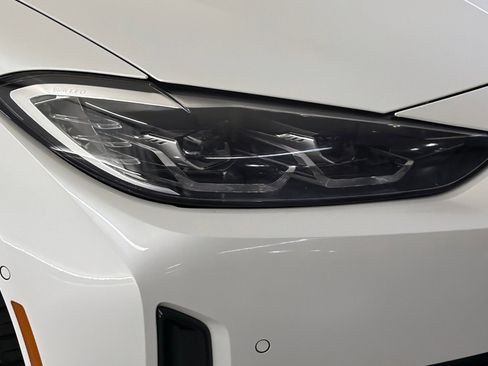 Used 2023 BMW i4 eDrive40 RWD image 10