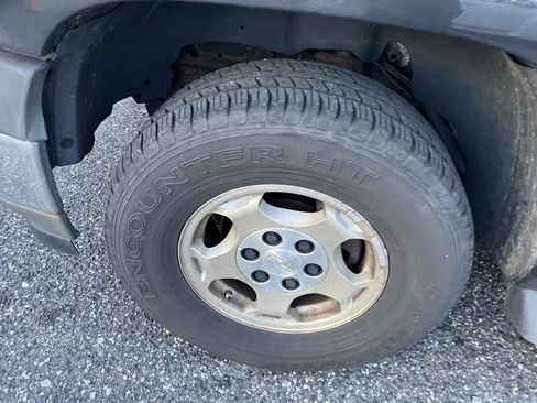 Used 2005 Chevrolet Tahoe LS image 11