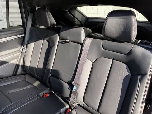 Used 2024 Jeep Wagoneer Launch Edition image 18