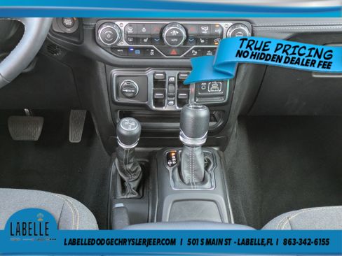 Used 2025 Jeep Wrangler Unlimited Sahara w/ Safety Group AWD/4WD image 17