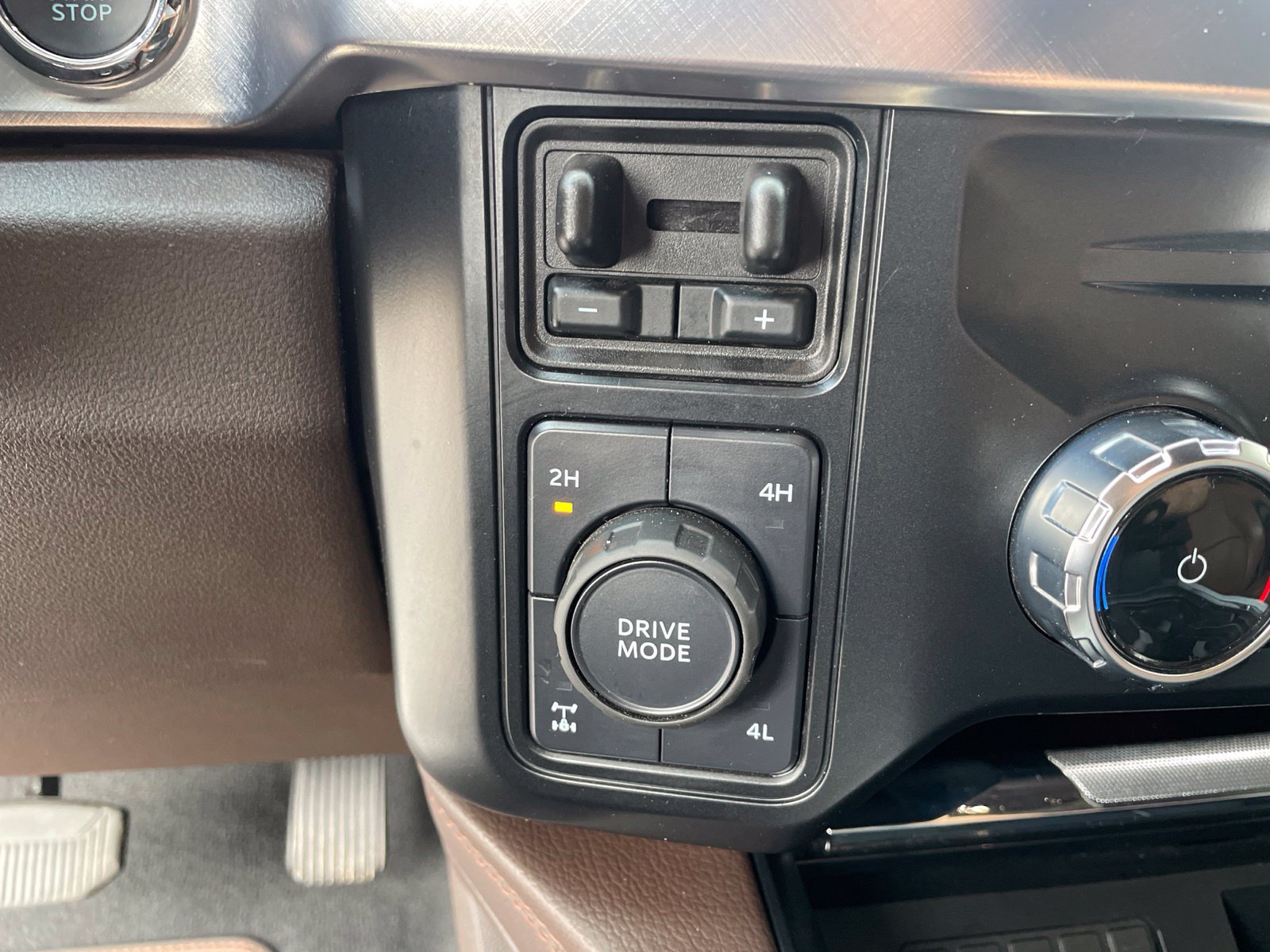 Used 2024 Ford F350 King Ranch w/ Chrome Package AWD/4WD image 35