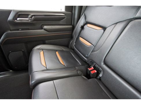 Used 2024 GMC Sierra 2500 AT4 w/ AT4 Premium Plus Package AWD/4WD image 14