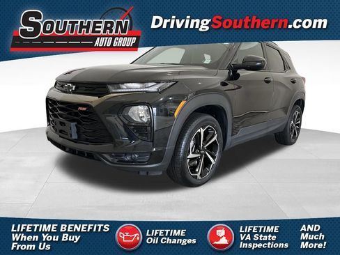 Used 2022 Chevrolet TrailBlazer RS w/ Sun and Liftgate Package image 1