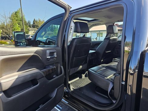 Used 2016 GMC Sierra 3500 Denali w/ Duramax Plus Package AWD/4WD image 31