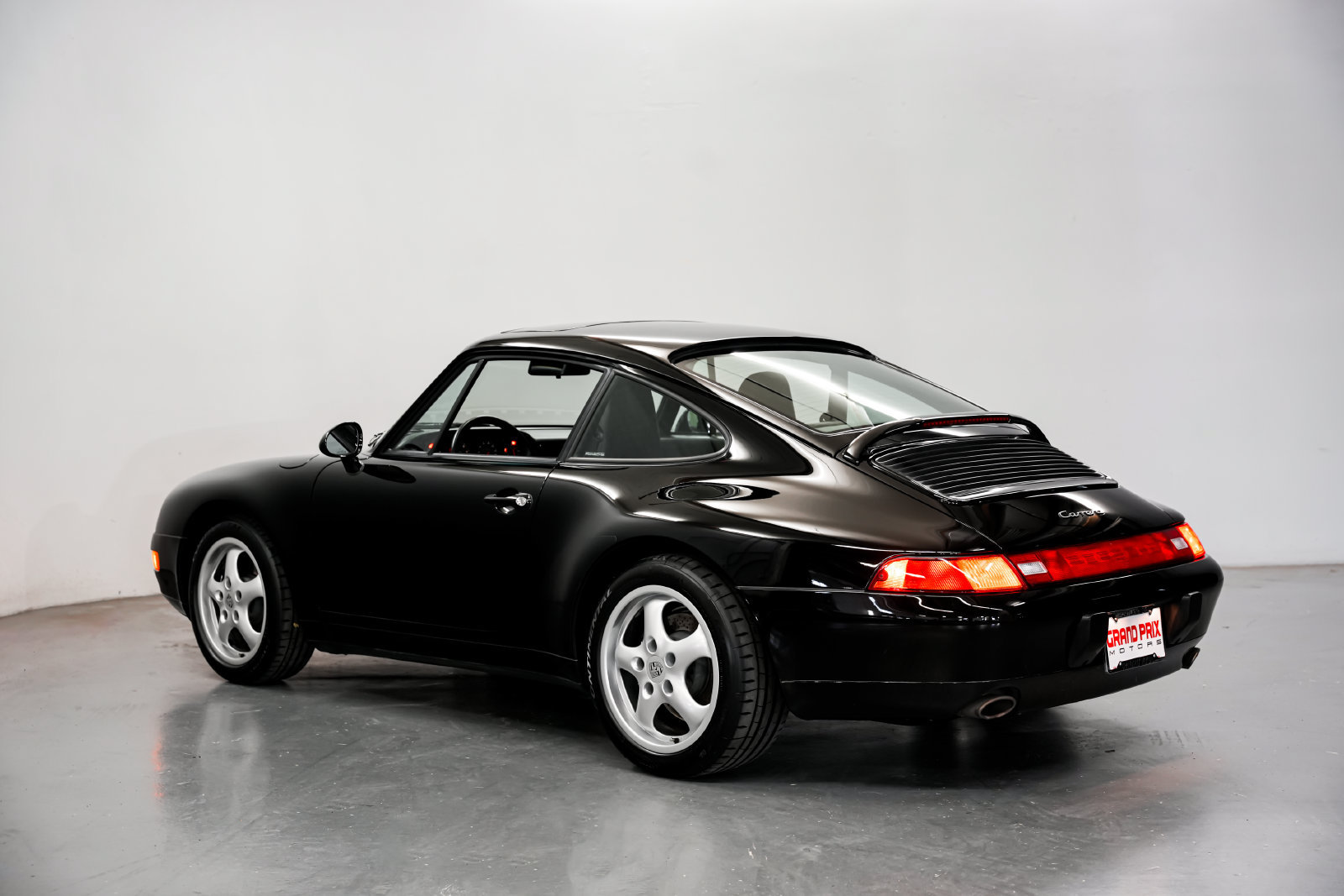 Used 1995 Porsche 911 Carrera RWD image 8