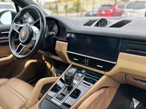 Used 2019 Porsche Cayenne image 38