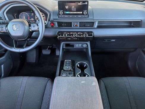 Certified 2025 Honda Pilot Sport image 13