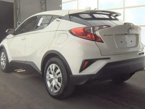 Used 2021 Toyota C-HR LE image 1
