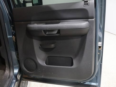 Used 2011 Chevrolet Silverado 2500 LT w/ Interior Plus Package image 21