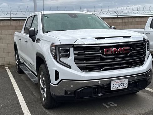 Used 2023 GMC Sierra 1500 SLT w/ SLT Premium Plus Package AWD/4WD image 2