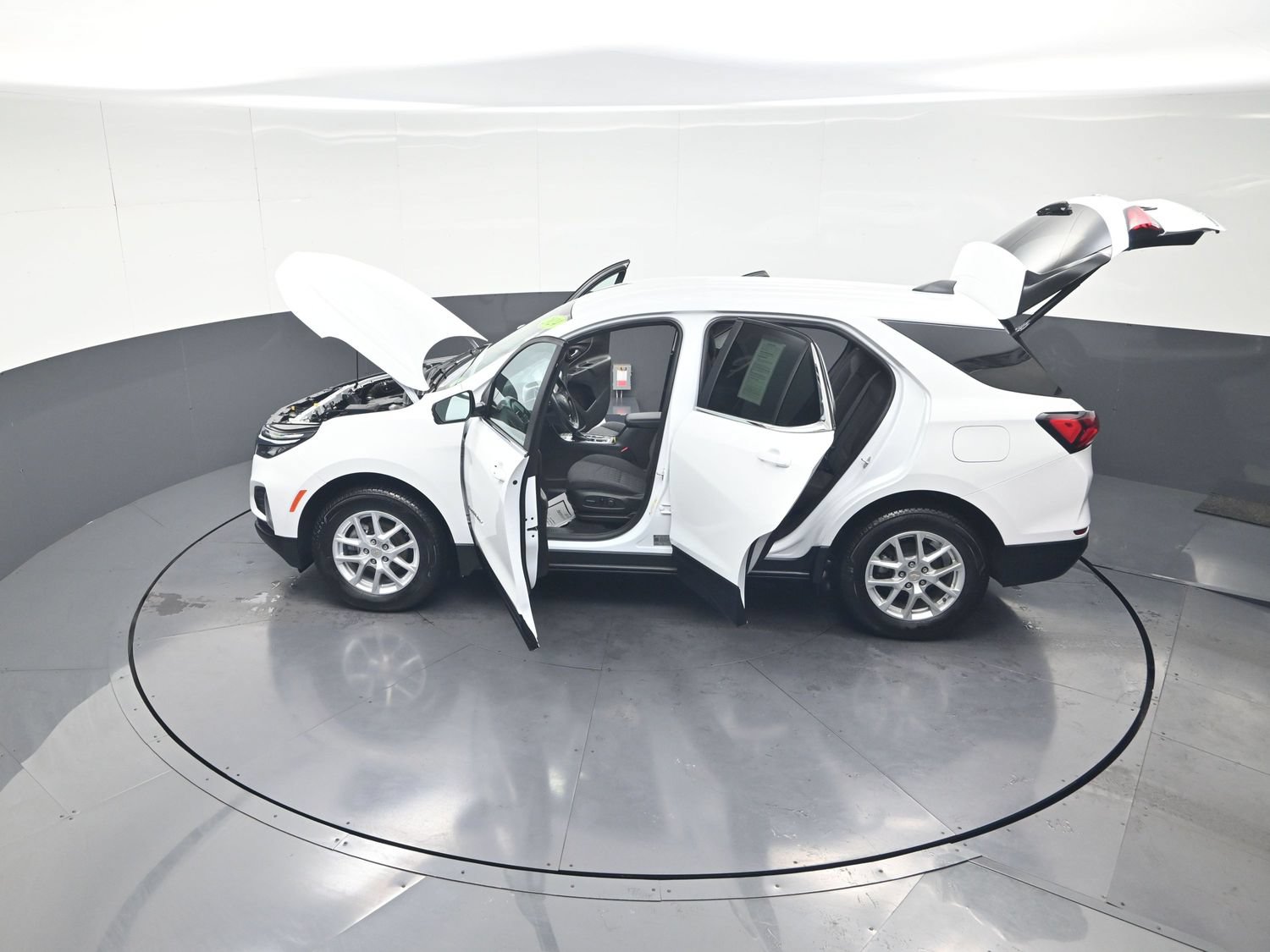 Used 2024 Chevrolet Equinox LT AWD/4WD image 15
