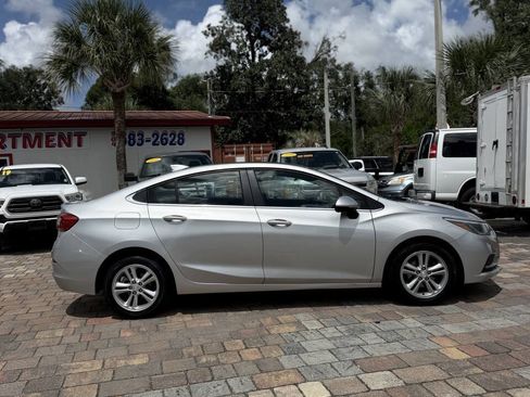 Used 2018 Chevrolet Cruze LT w/ LT Fleet Convenience Package FWD image 6