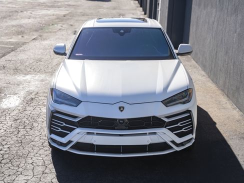 Used 2021 Lamborghini Urus image 8