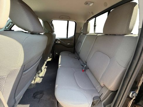 Used 2016 Nissan Frontier SV w/ SV Value Truck Package AWD/4WD image 14